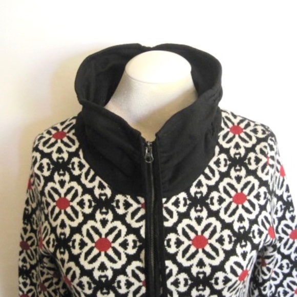 Icelandic Design Wool Blend Knit Cardigan - Picture 3 of 9